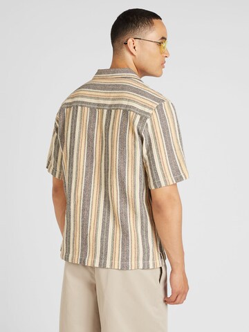 TOPMAN Средняя посадка Рубашка в Смешанный