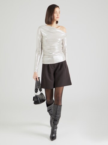 Tricou de la Abercrombie & Fitch pe bej