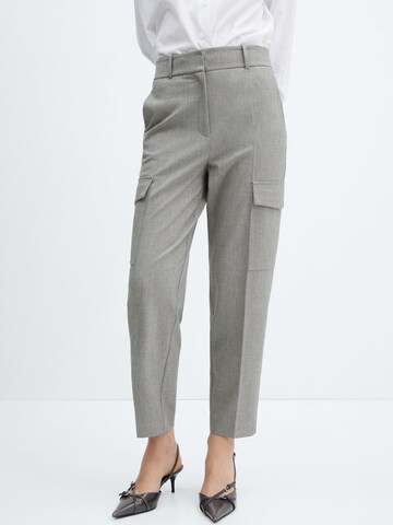 Regular Pantalon à plis 'Manu' MANGO en gris : devant