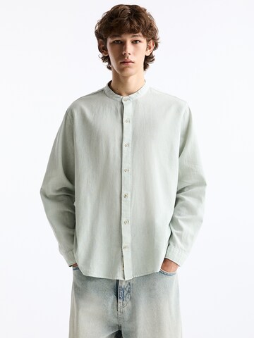Pull&Bear Regular Fit Hemd in Grün: Vorderseite