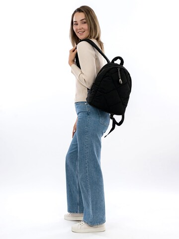 Emily & Noah Backpack ' E&N Hanni ' in Black: front
