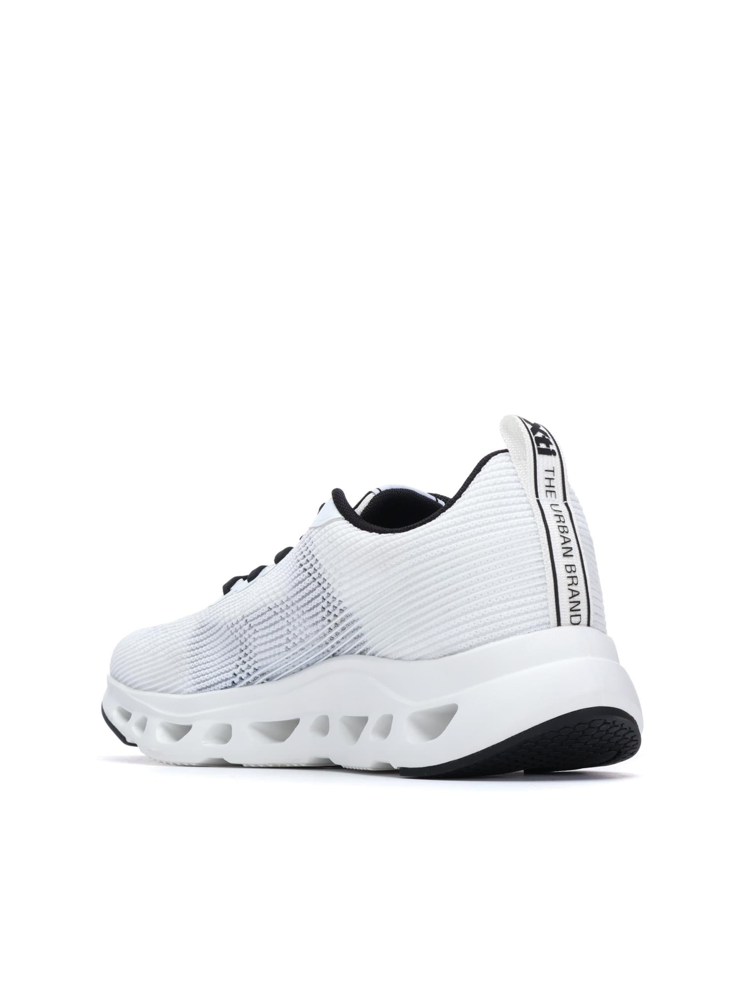 Xti Athletic Shoes in White