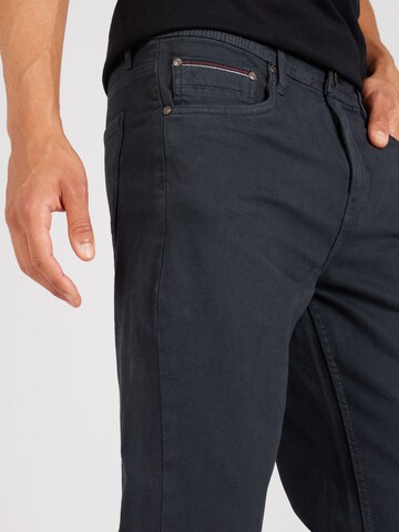 Regular Jeans de la Jack's pe negru