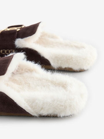 B by Ted Baker - Zapatillas de casa en marrón