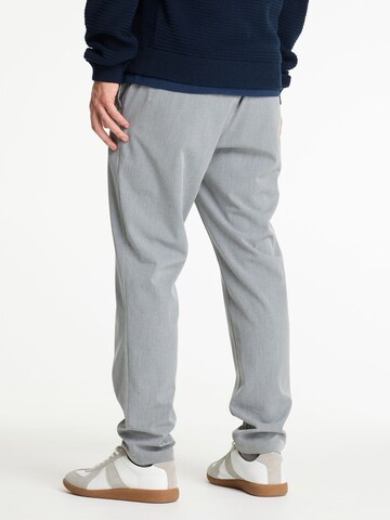 Regular Pantalon chino 'Stone Dual' CHASIN' en gris