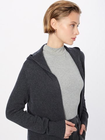 s.Oliver Strickjacke in Grau