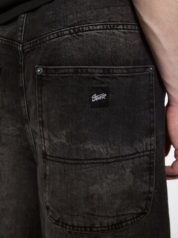 Loosefit Jeans di Pull&Bear in nero