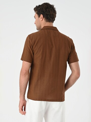 Coupe regular Chemise Antioch en marron