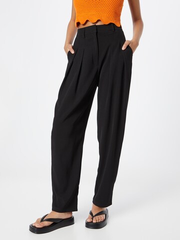 Loosefit Pantalon à pince Nasty Gal en noir : devant