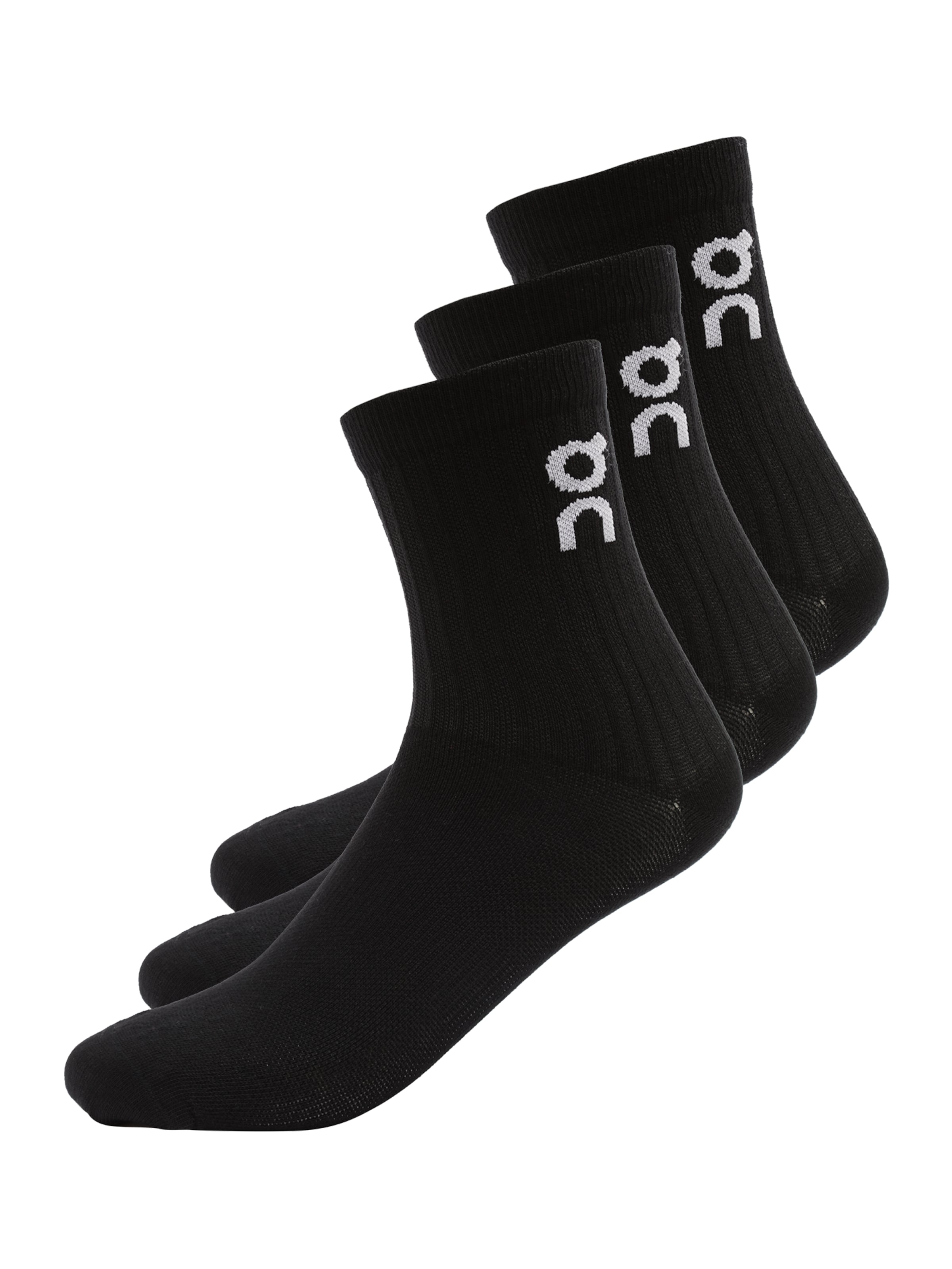 On Къси чорапи в черно: отпред