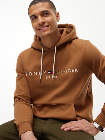 TOMMY HILFIGER - Ajuste regular Sudadera en marrón