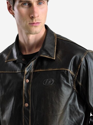 Giesto Comfort fit Button Up Shirt in Black