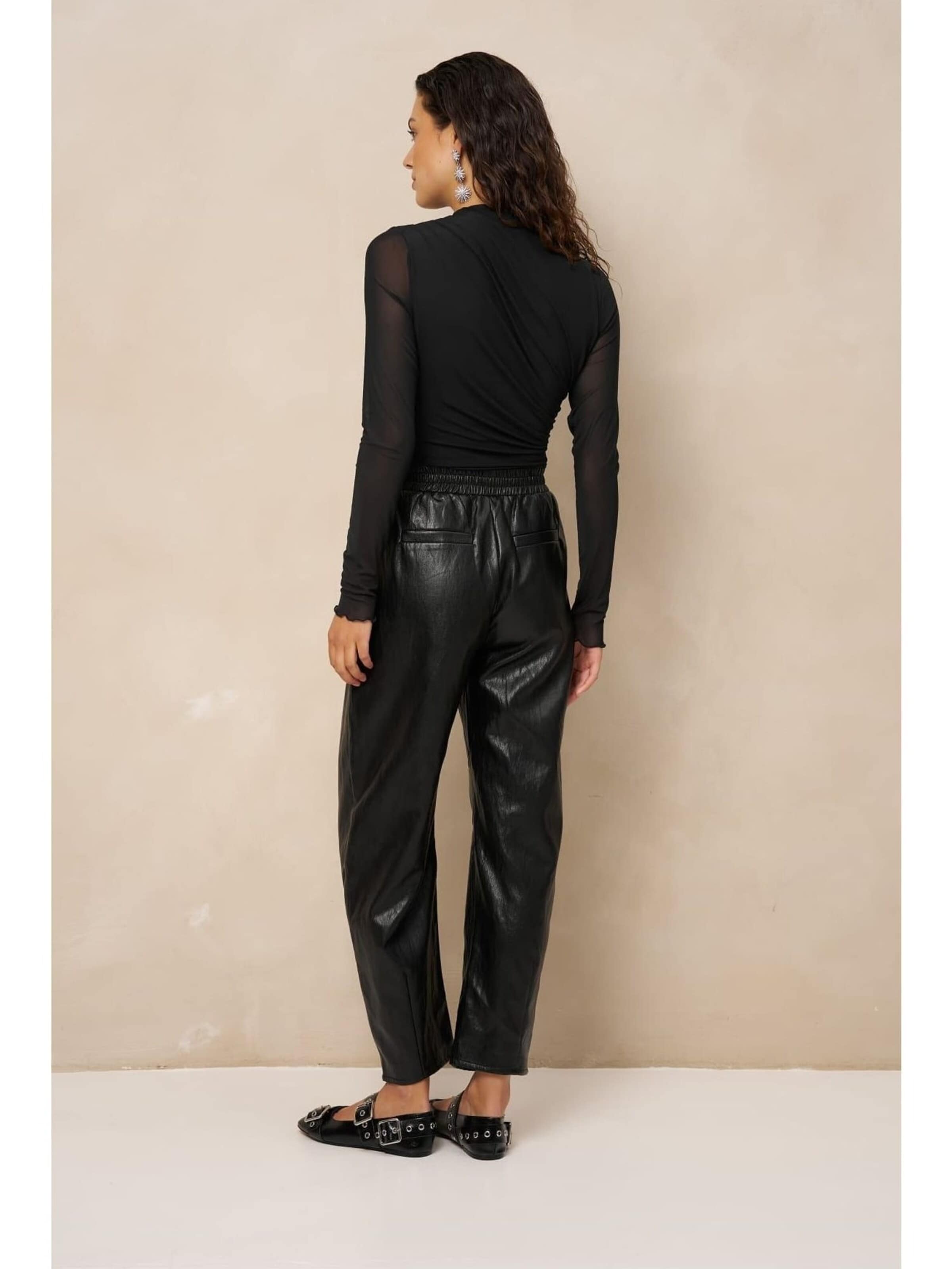 LOFTY MANNER Top 'RJ13 - Top Jolien - Draped Mes' in Zwart