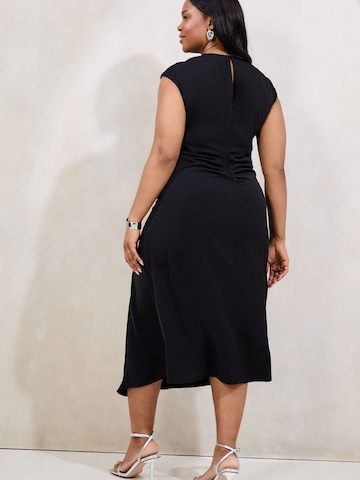 Lipsy Kleid in Schwarz