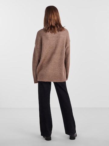 Pull-over 'Nancy' PIECES en marron