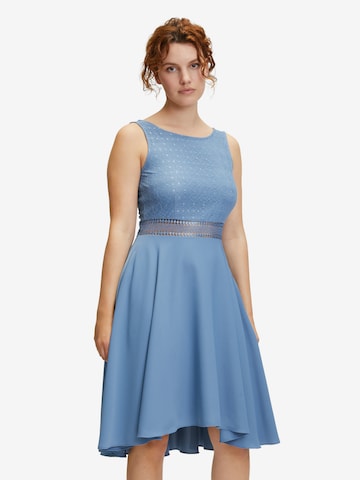 Robe Vera Mont en bleu : devant