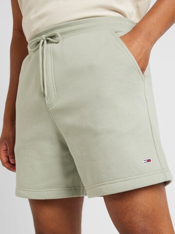 Tommy Jeans Regular Shorts in Grau