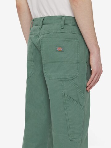 DICKIES Regular Cargobyxa 'CARPENTER' i grön