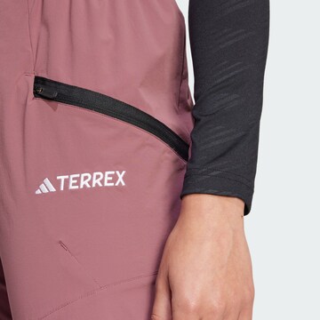 Effilé Pantalon de sport 'Xperior' ADIDAS TERREX en rouge
