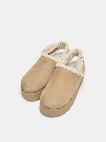 Pull&Bear Clogs in Beige