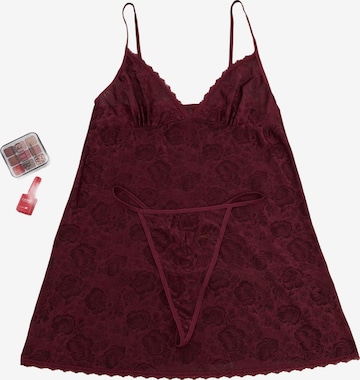 Trendyol Curve Set: Negligée und String in Rot: Vorderseite