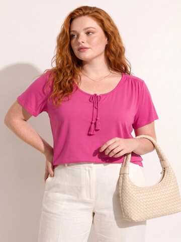 Shape Of You T-Shirt in Pink: Vorderseite