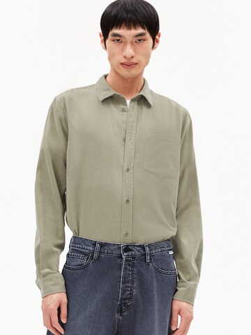 ARMEDANGELS Comfort fit Button Up Shirt in Green: front