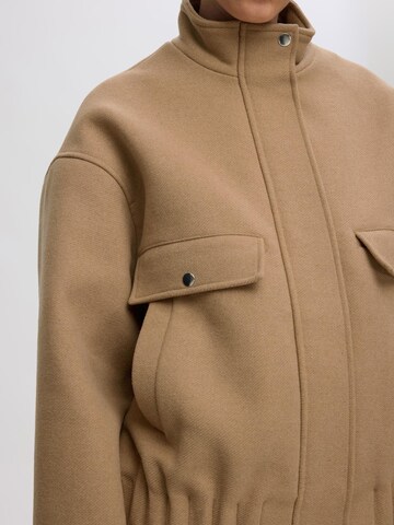 SELECTED FEMME Overgangsjakke i brun
