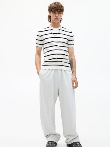 Pull&Bear Trui in Wit: voorkant