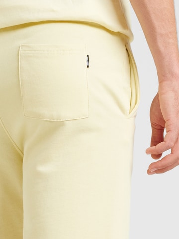 Only & Sons Normalny krój Spodnie 'Neil' w kolorze żółty
