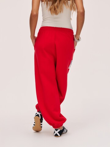 Kamila Šikl Loosefit Broek in Rood