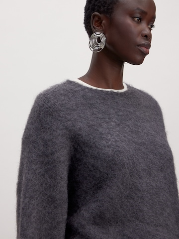 EDITED Sweter 'Harriet' w kolorze szary