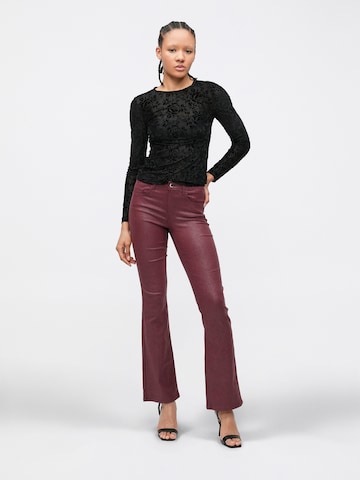 ONLY Rozšírený strih Nohavice 'ONLCLARE' - Červená