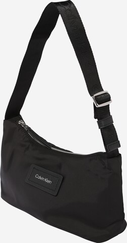 Calvin Klein Schultertasche in Schwarz