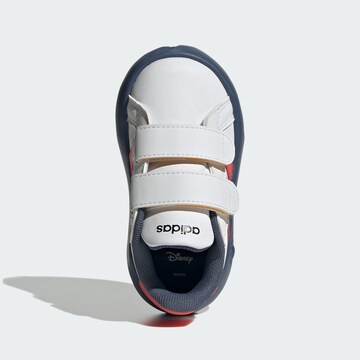 Baskets 'x Disney Mickey And Friends Grand Court 2.0' ADIDAS SPORTSWEAR en blanc