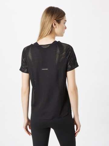 Tricou funcțional 'VENTILATE 2.0' de la ASICS pe negru