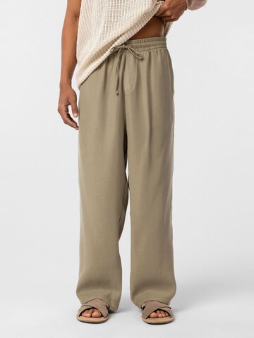 Dandalo Baggy Trousers in Green: front