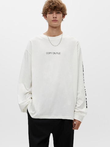 Pull&Bear Shirt in White: front