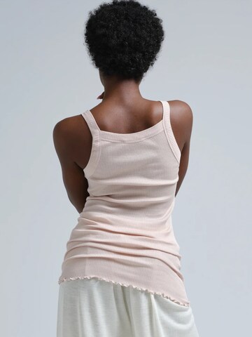 Seamless Basic Toppi 'Silky Daze' värissä beige