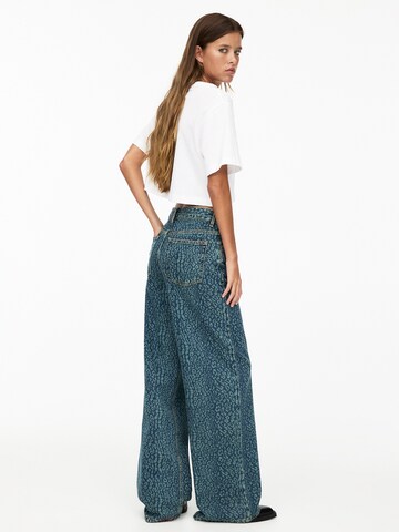 Pull&Bear Широки крачоли Дънки в синьо