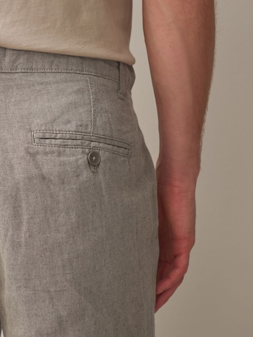 Next Slimfit Hose in Braun