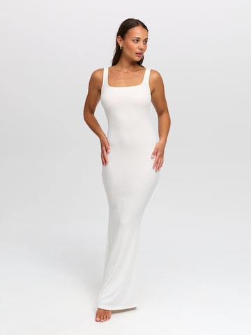 cfab (formerly creamy fabrics) Kleid 'Ribbed Tank Top Maxikleid'‌‌‌‌‌ in Weiß: Vorderseite