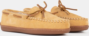 Minnetonka Moccasin 'Pileline' in Brown