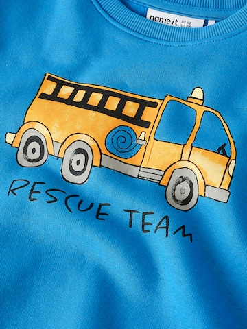 NAME IT Sweatshirt 'NMMRADIM' i blå