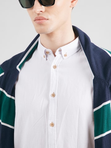 Coupe regular Chemise 'Johan Diego' Kronstadt en blanc