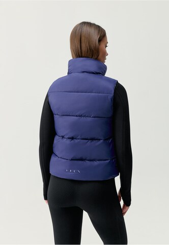 Born Living Yoga Weste 'Jolie' in Blau