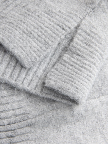 Next Pullover i grå