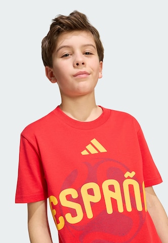 T-Shirt fonctionnel 'FIFA Fussball-Weltmeisterschaft 26™ Spanien' ADIDAS PERFORMANCE en rouge