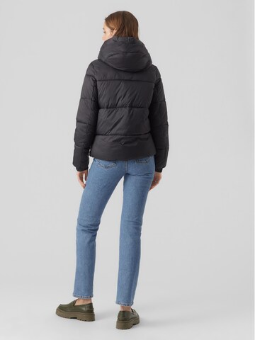 Vero Moda Tall Winterjas 'UPPSALA' in Zwart