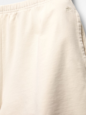 Pull&Bear Loosefit Élére vasalt nadrágok - fehér